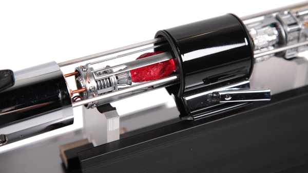DARTH VADER REVEAL LIGHTSABER - SIGNATURE EDITION (PRE-ORDER